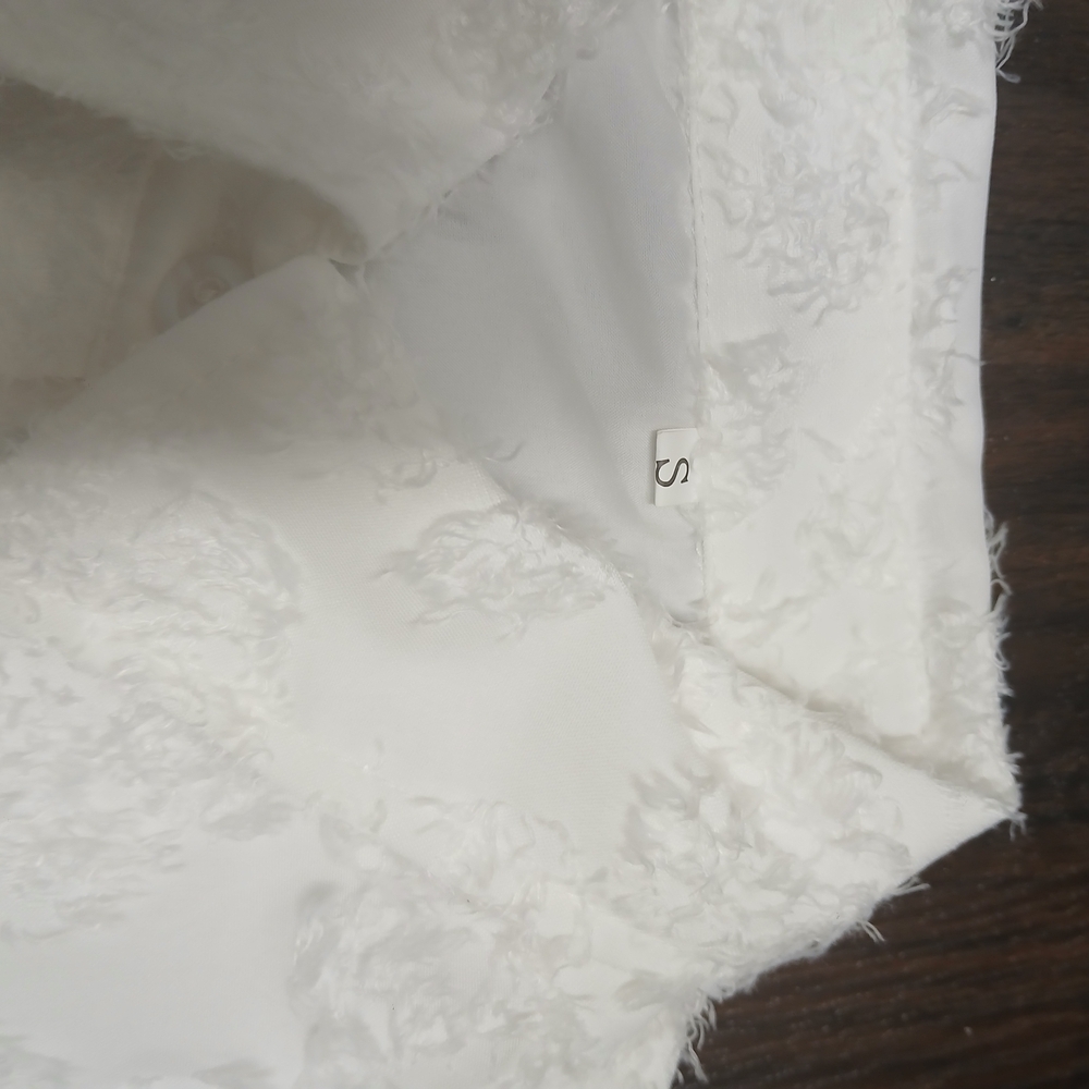 Elegant White Long Sleeve Lace Dress - Picture 6 of 8